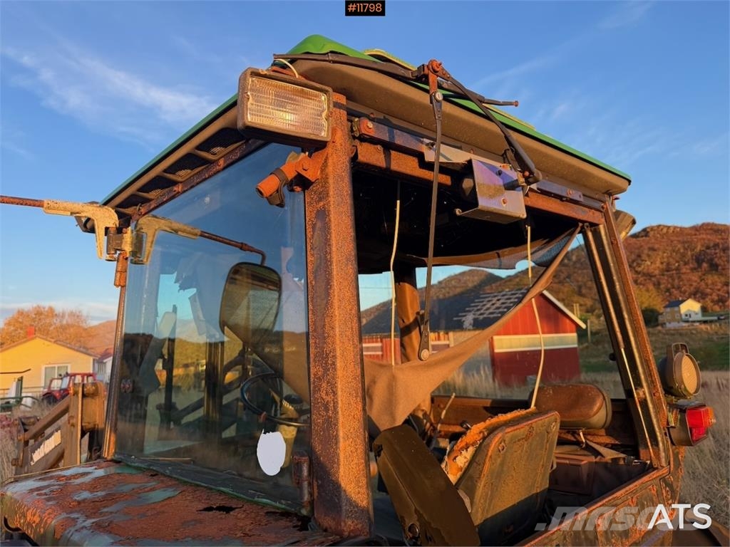 John Deere 1640 الجرارات