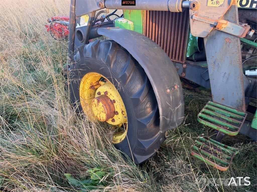 John Deere 1640 الجرارات