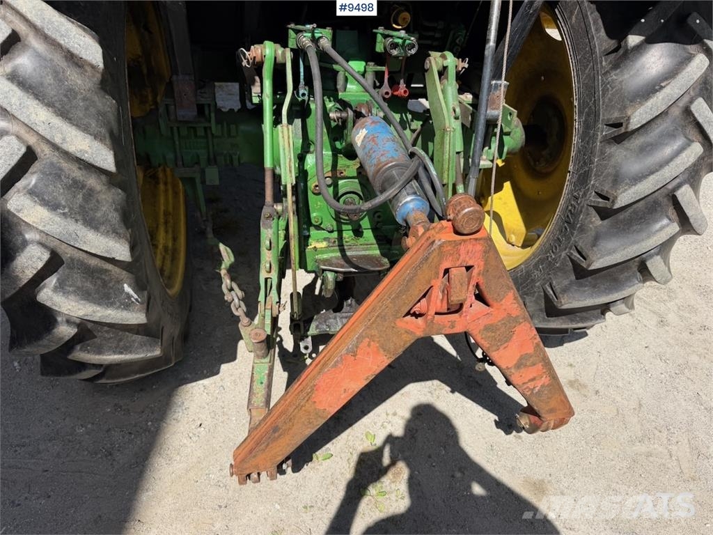 John Deere 1640 الجرارات