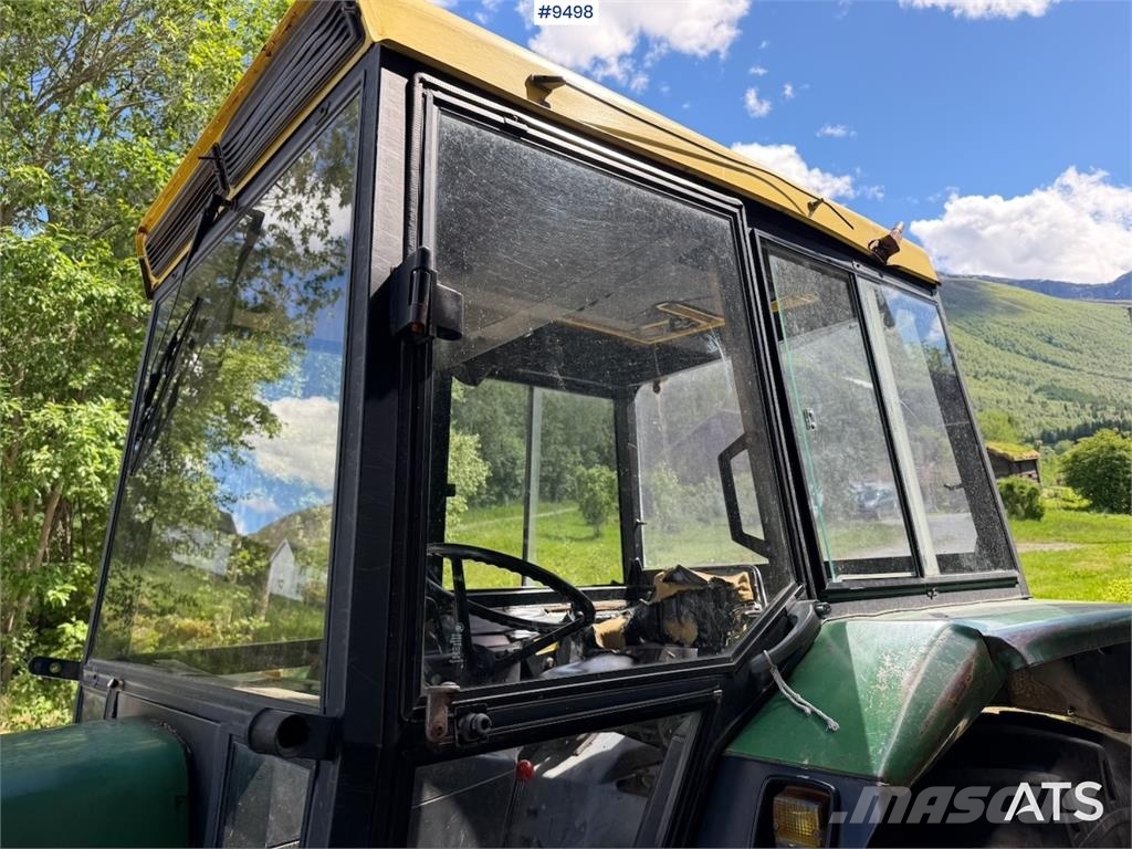John Deere 1640 الجرارات