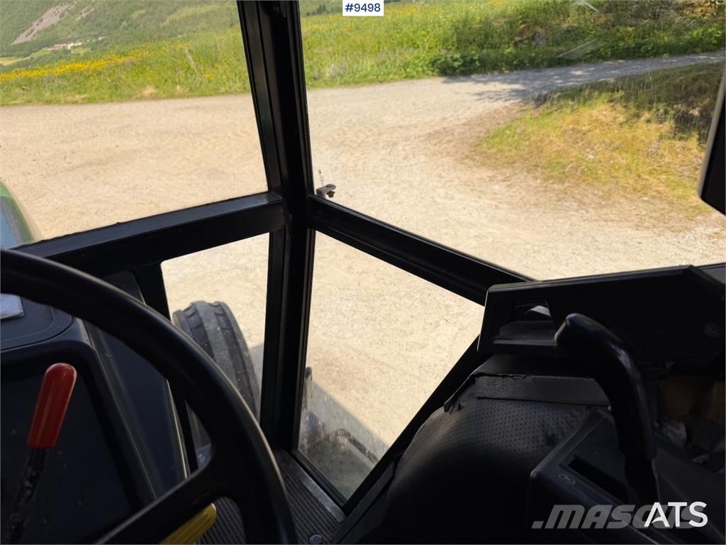 John Deere 1640 الجرارات