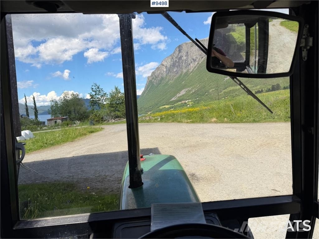 John Deere 1640 الجرارات
