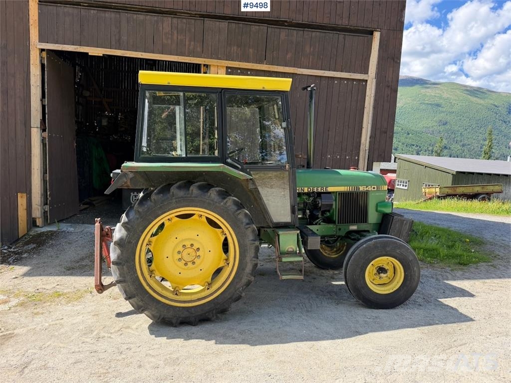 John Deere 1640 الجرارات