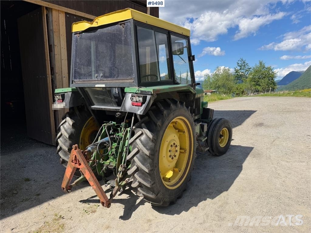 John Deere 1640 الجرارات