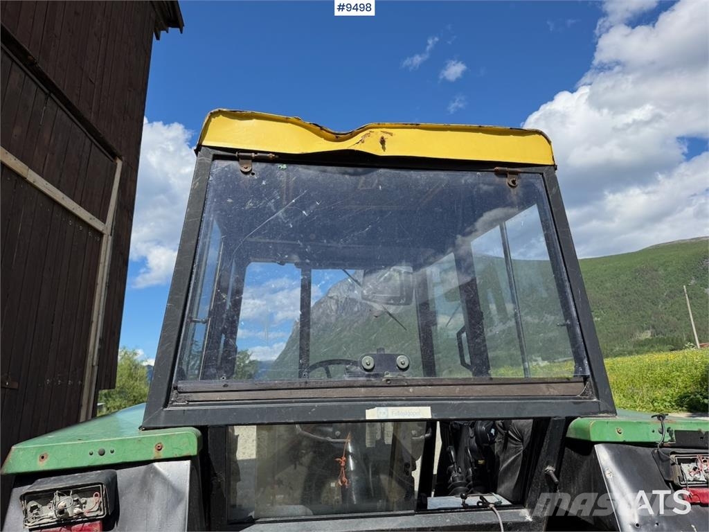 John Deere 1640 الجرارات
