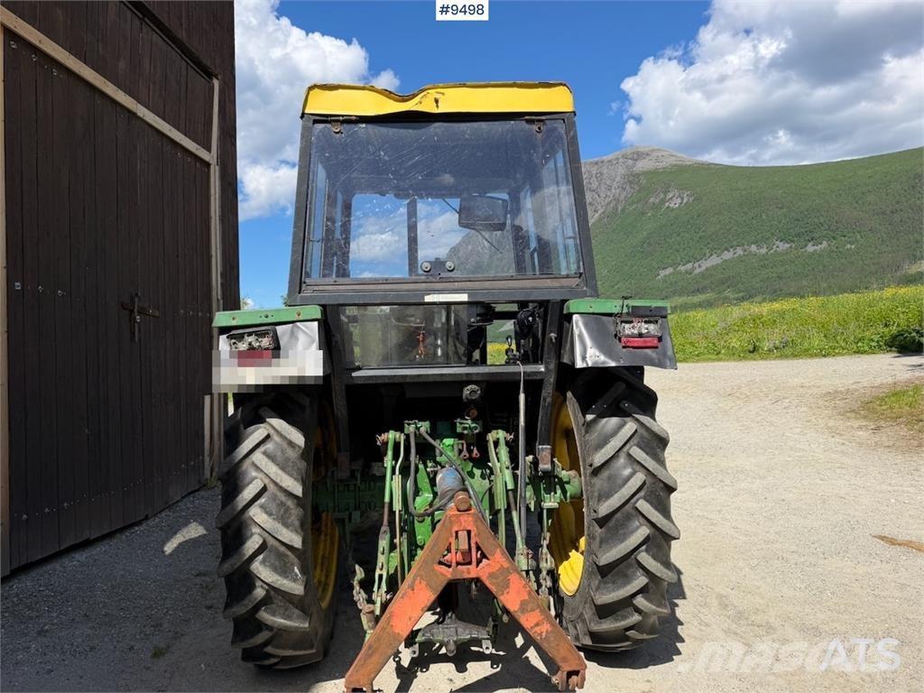 John Deere 1640 الجرارات