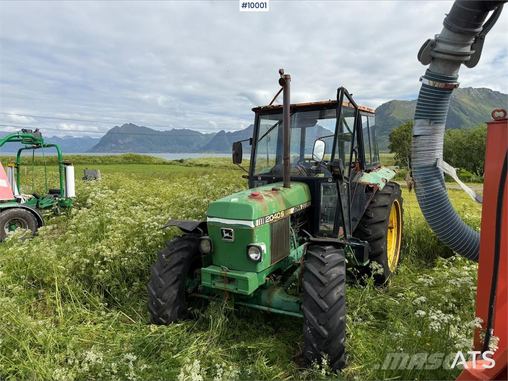 John Deere 2040S Tractors