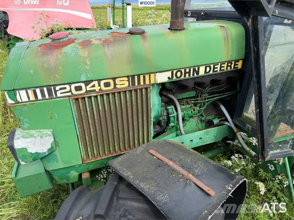 John Deere 2040S Tractors