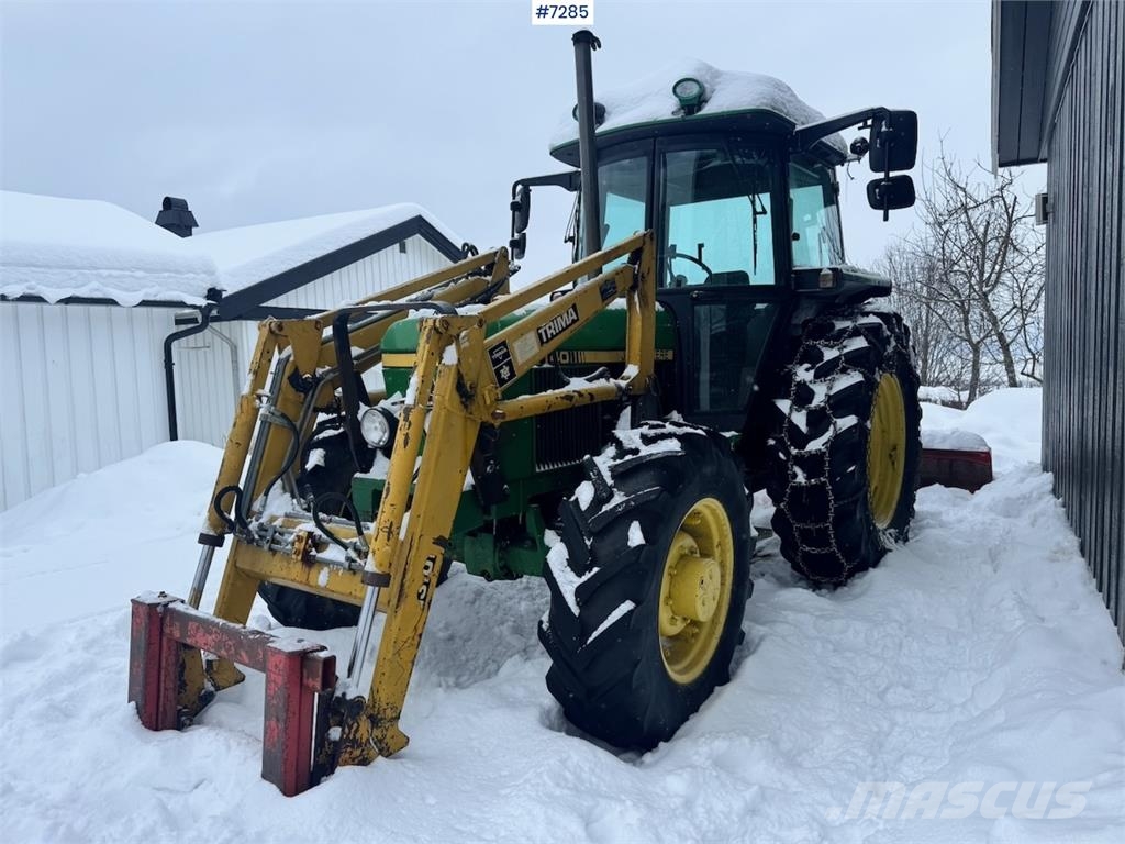 John Deere 2140