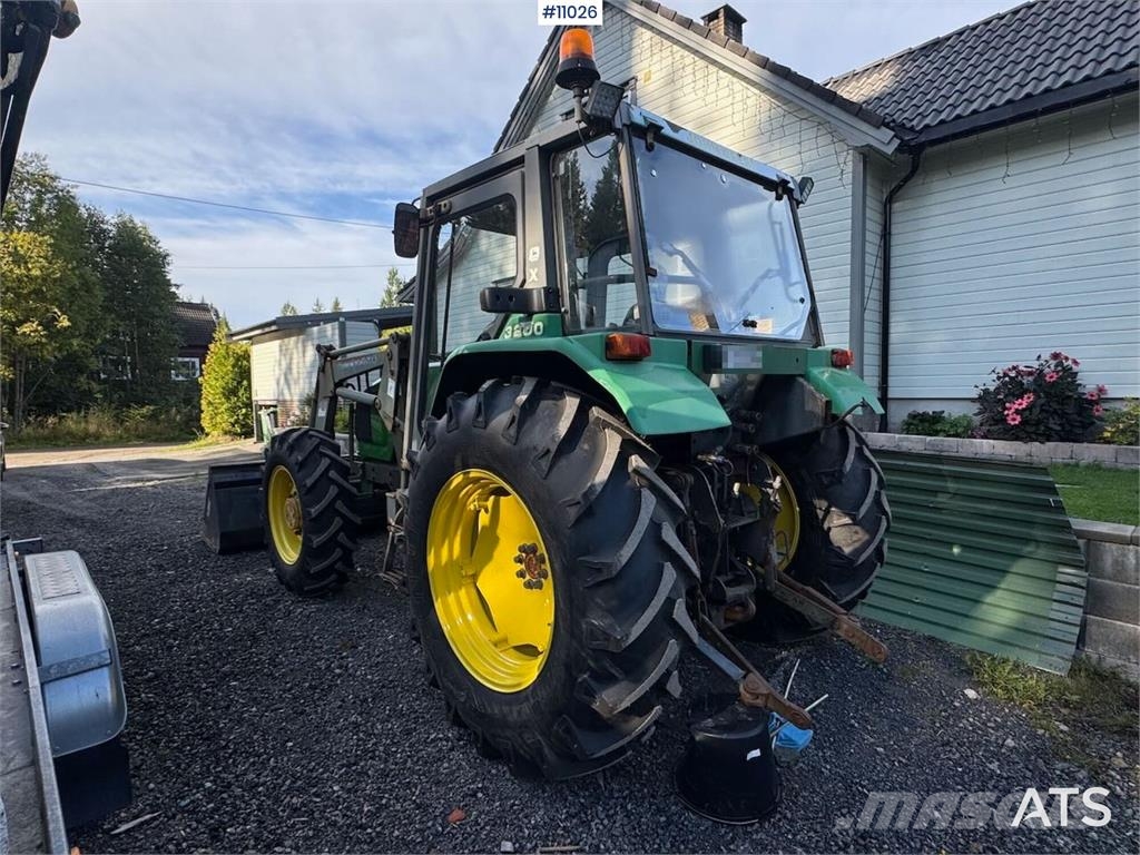 John Deere 3200 Tractors