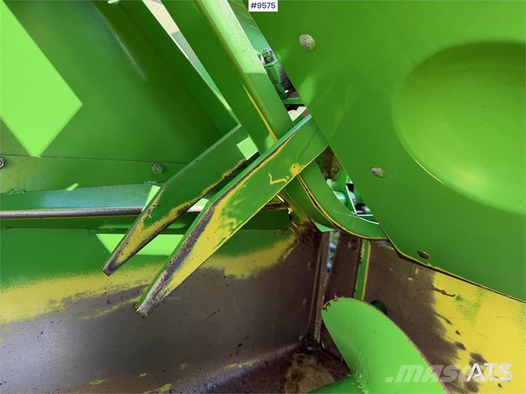 John Deere 332 A معدات أخرى للحصاد