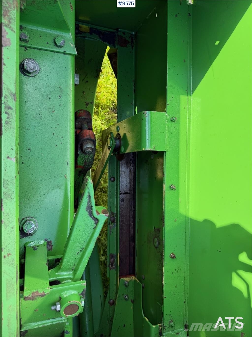 John Deere 332 A معدات أخرى للحصاد
