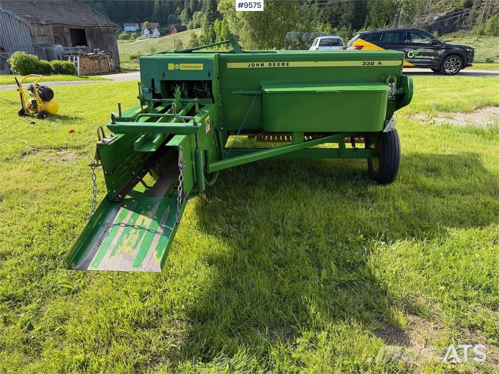 John Deere 332 A معدات أخرى للحصاد