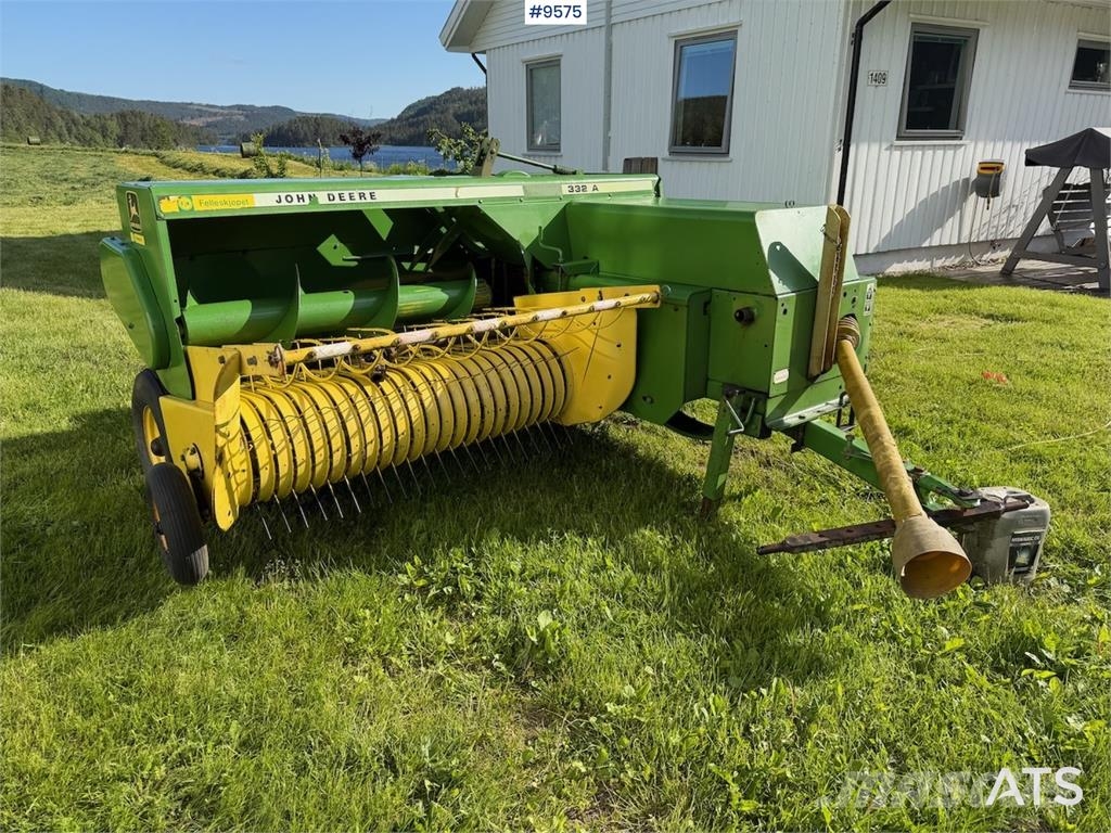John Deere 332 A معدات أخرى للحصاد