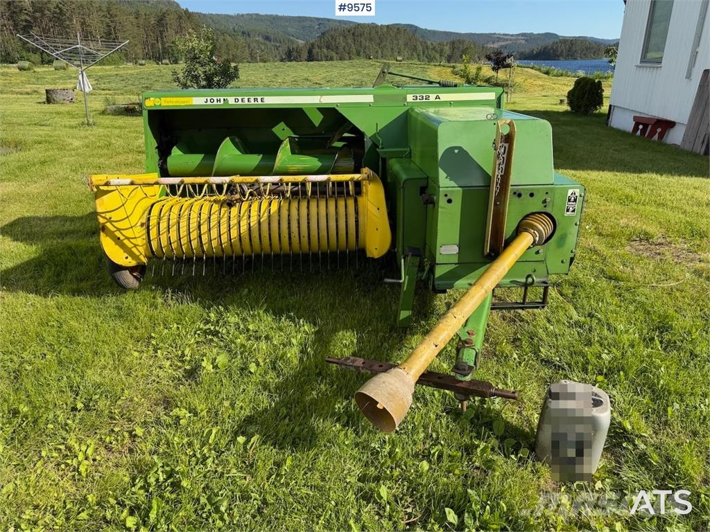 John Deere 332 A معدات أخرى للحصاد