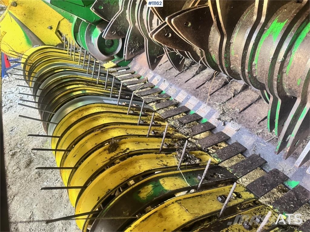 John Deere 575 معدات أخرى للحصاد
