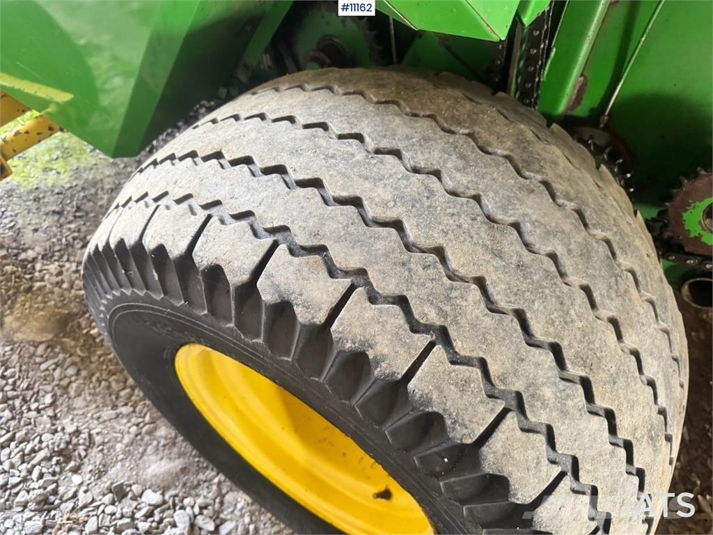 John Deere 575 معدات أخرى للحصاد