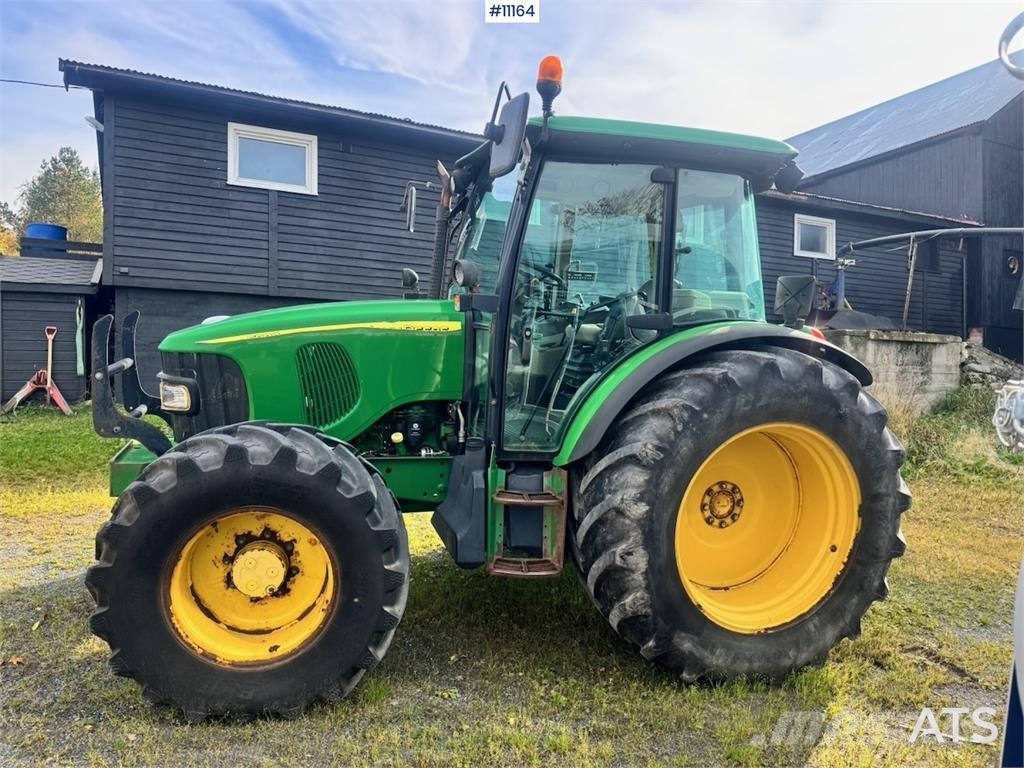 John Deere 5820 Traktorer