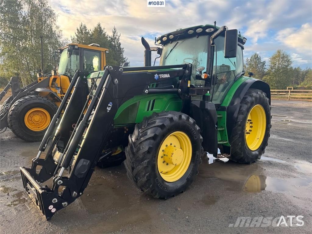 John Deere 6215R Traktori