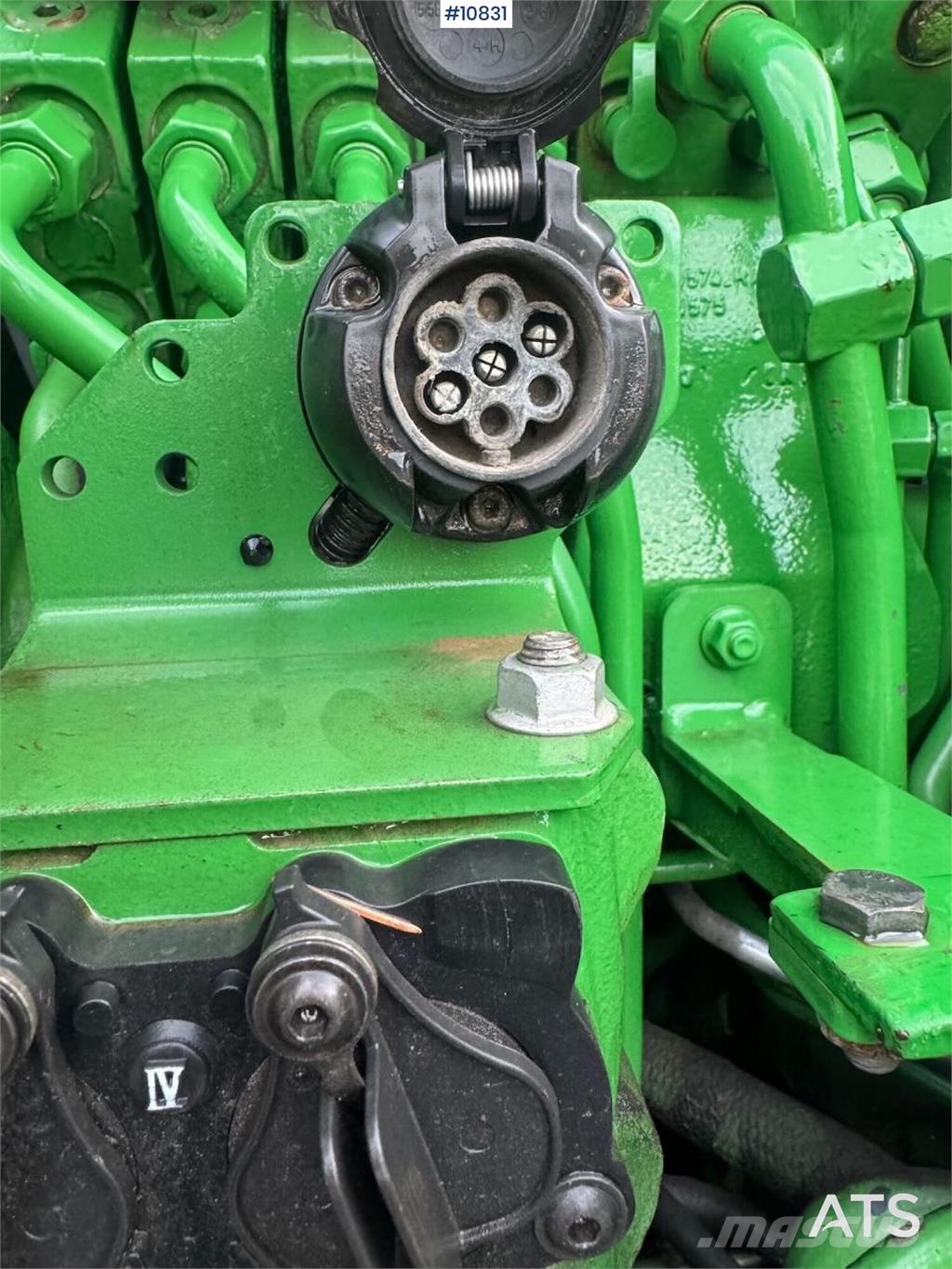 John Deere 6215R Traktori
