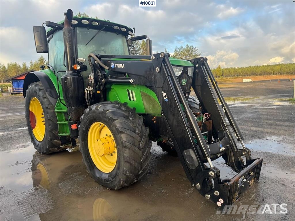 John Deere 6215R Traktori