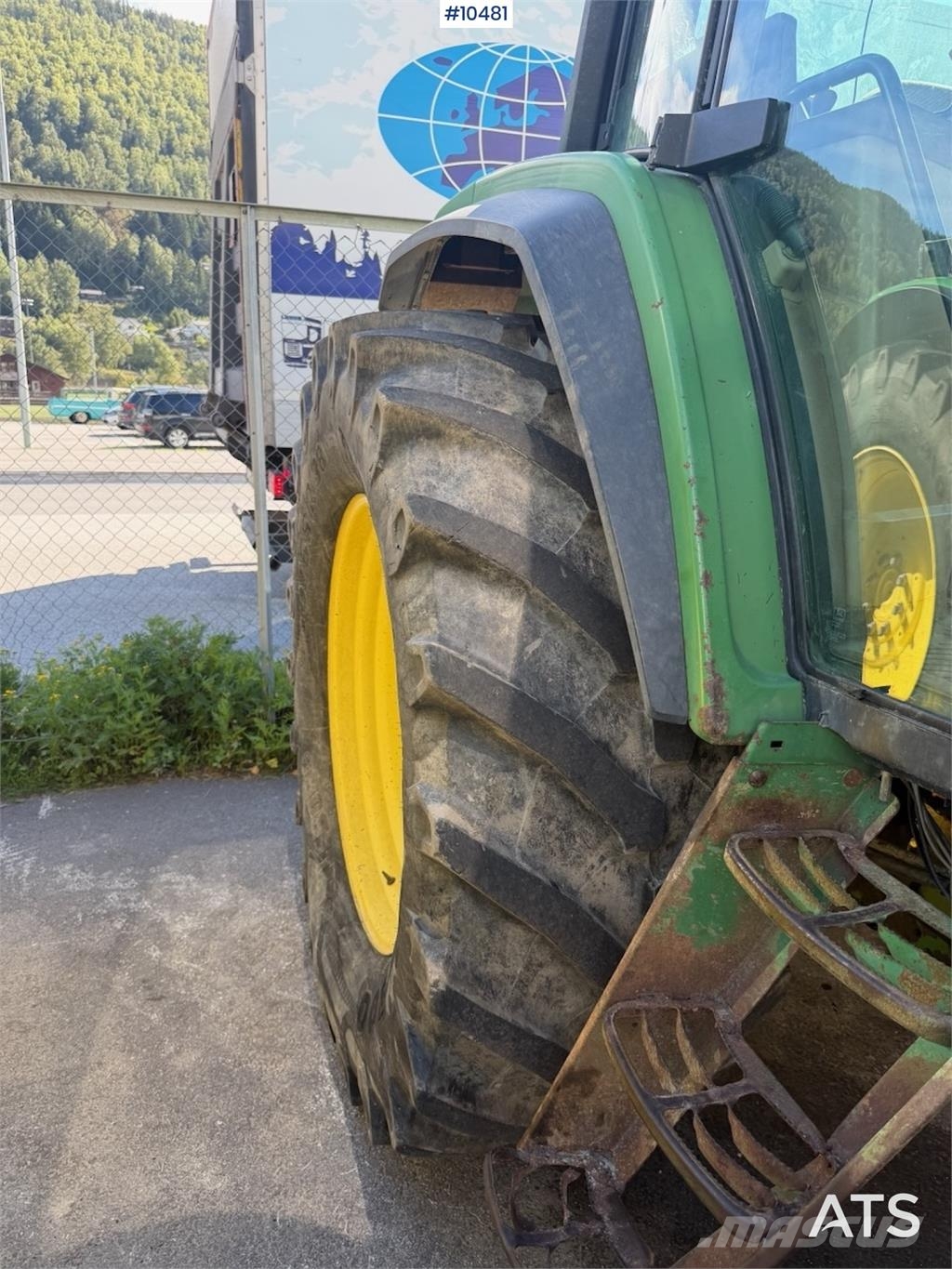 John Deere 6810 الجرارات