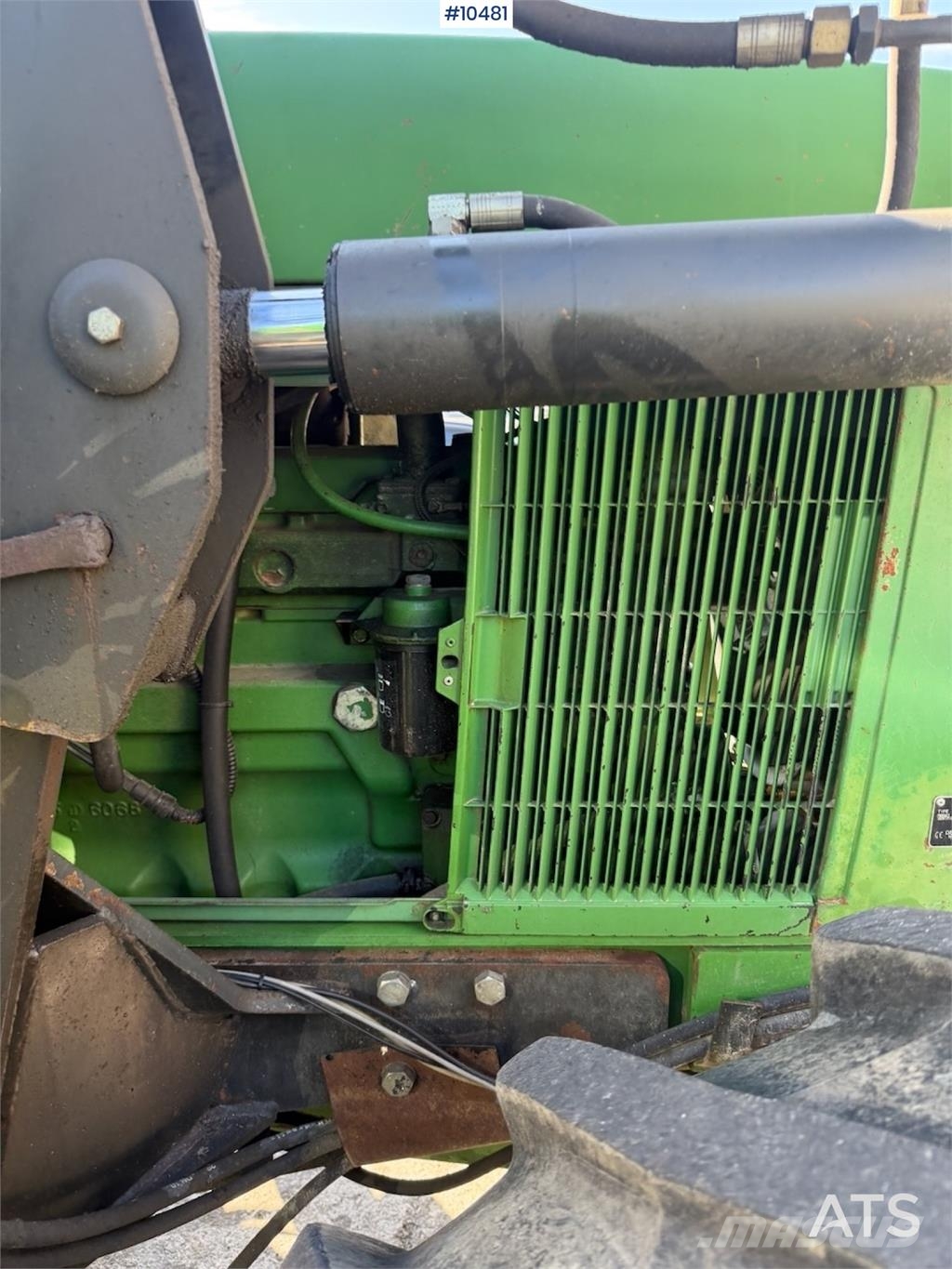 John Deere 6810 الجرارات