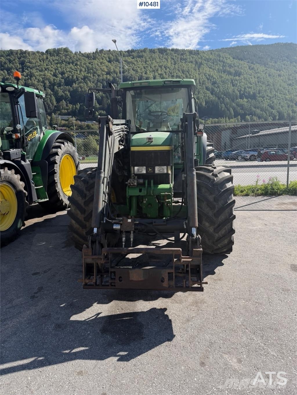 John Deere 6810 الجرارات