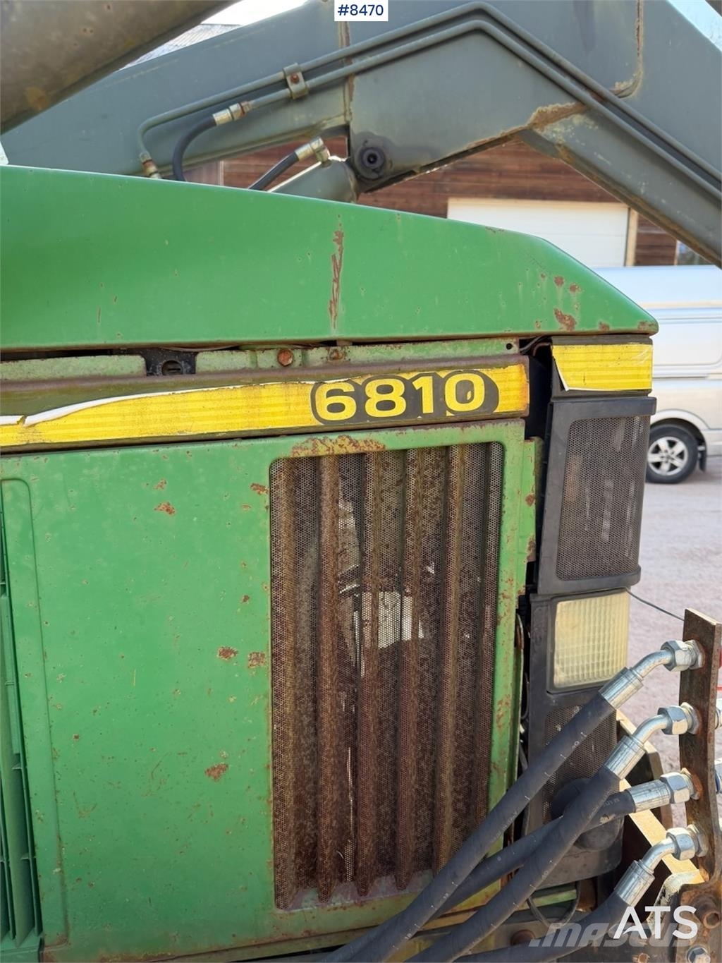 John Deere 6810 الجرارات