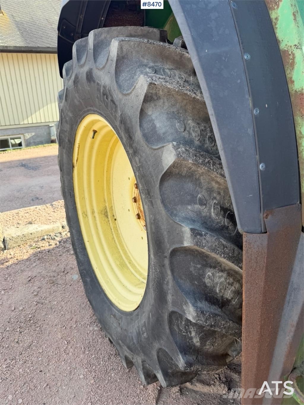 John Deere 6810 الجرارات