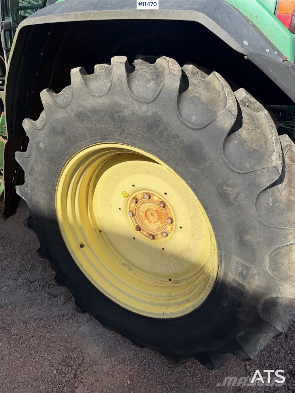 John Deere 6810 الجرارات