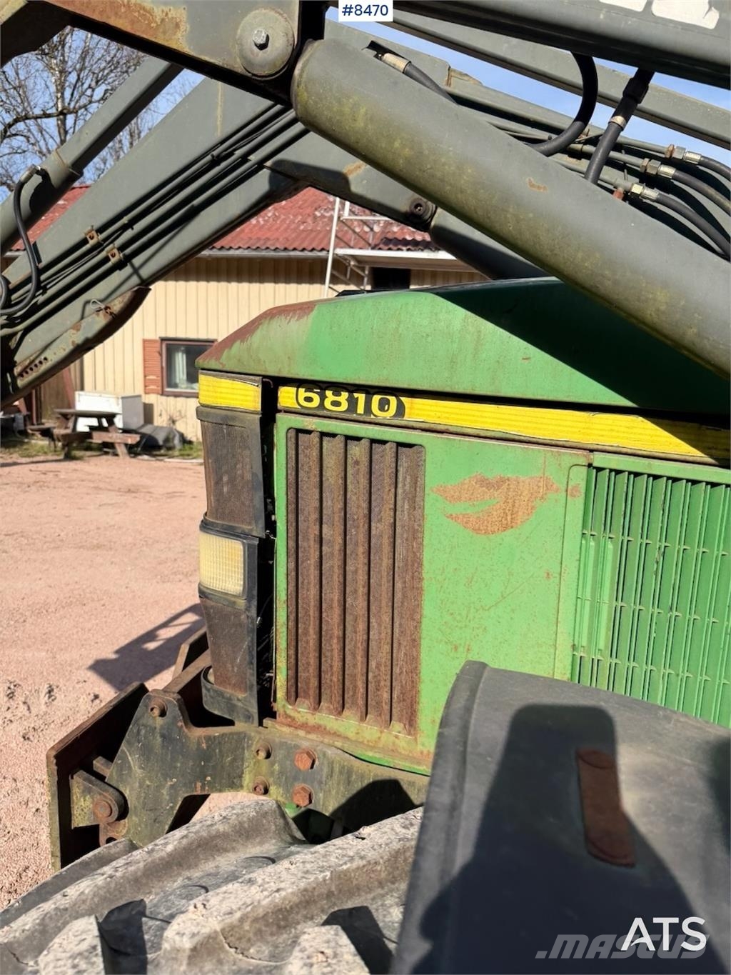 John Deere 6810 الجرارات