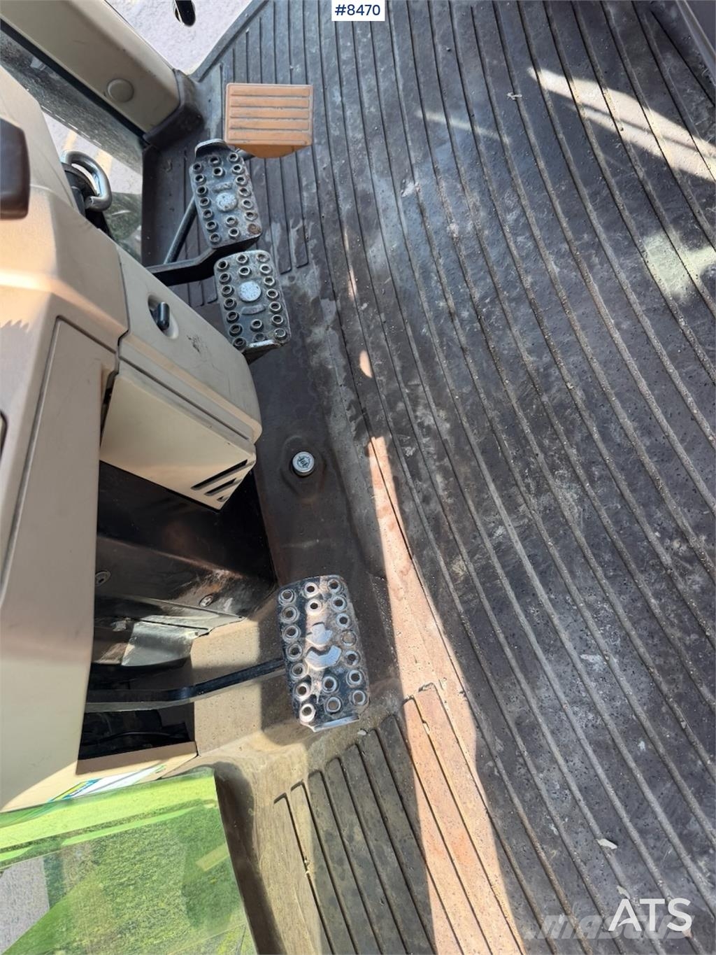 John Deere 6810 الجرارات