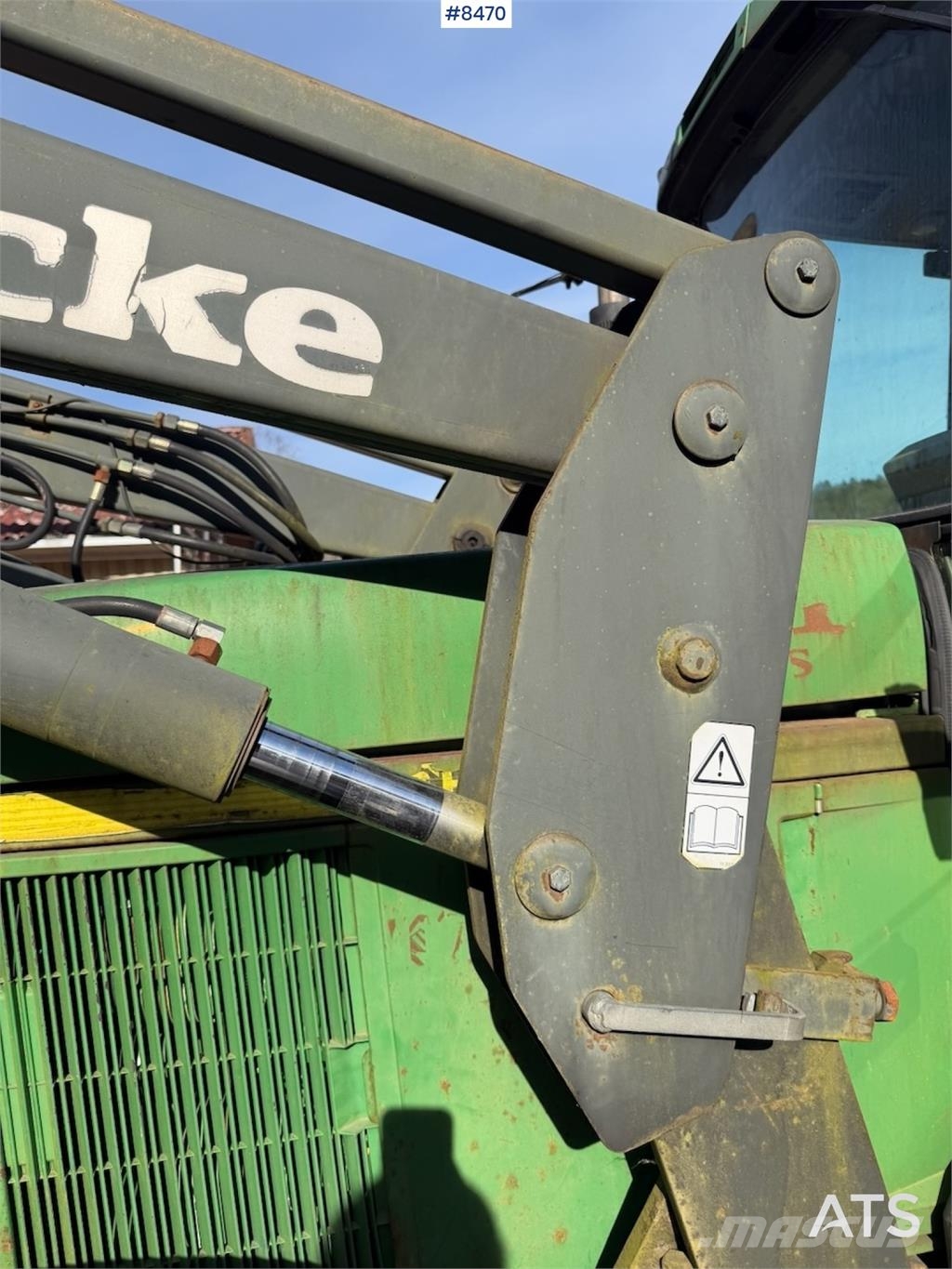 John Deere 6810 الجرارات