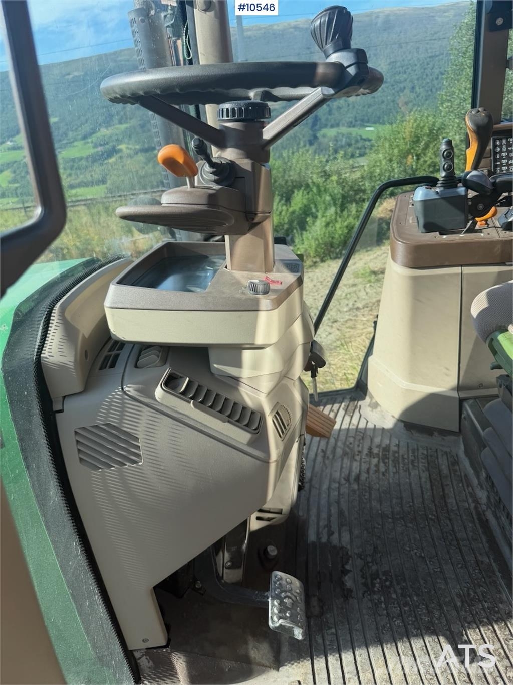 John Deere 6820 Tractors