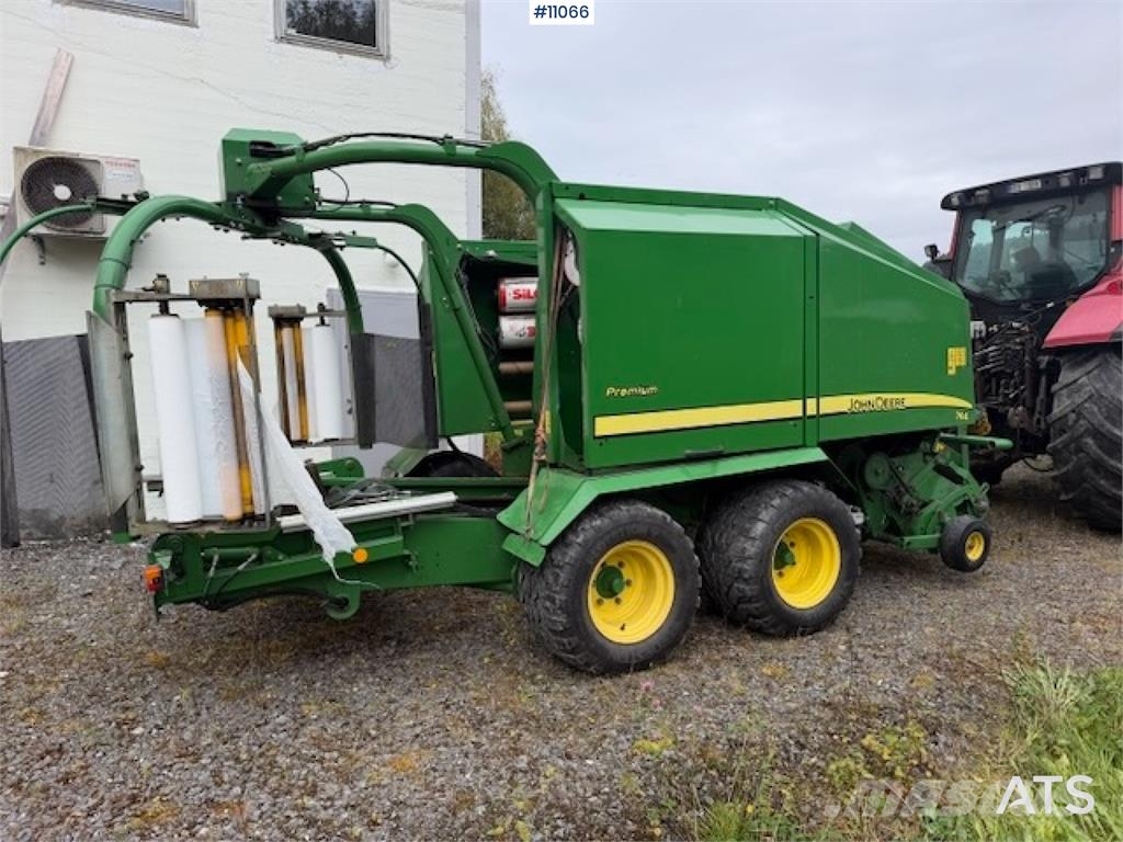 John Deere 744 Premium Kombipresse معدات أخرى للحصاد