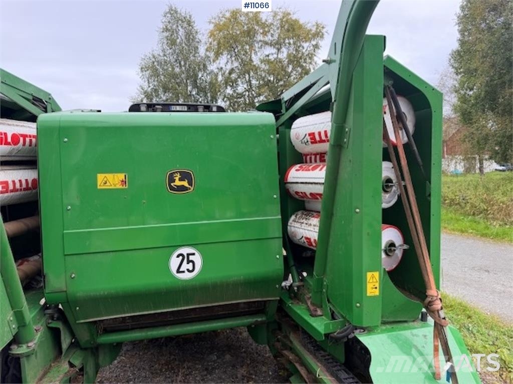 John Deere 744 Premium Kombipresse معدات أخرى للحصاد