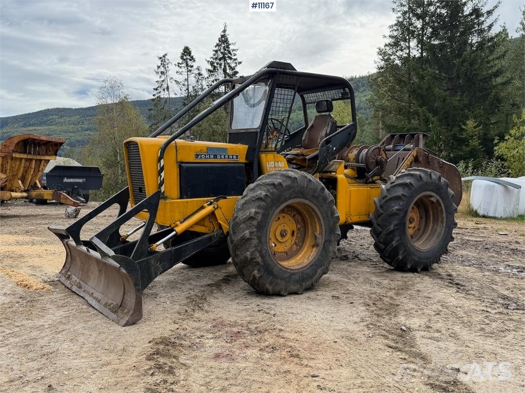 John Deere JD 440 Medienos transportavimo mašinų kranai