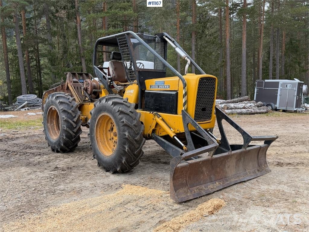 John Deere JD 440 Medienos transportavimo mašinų kranai