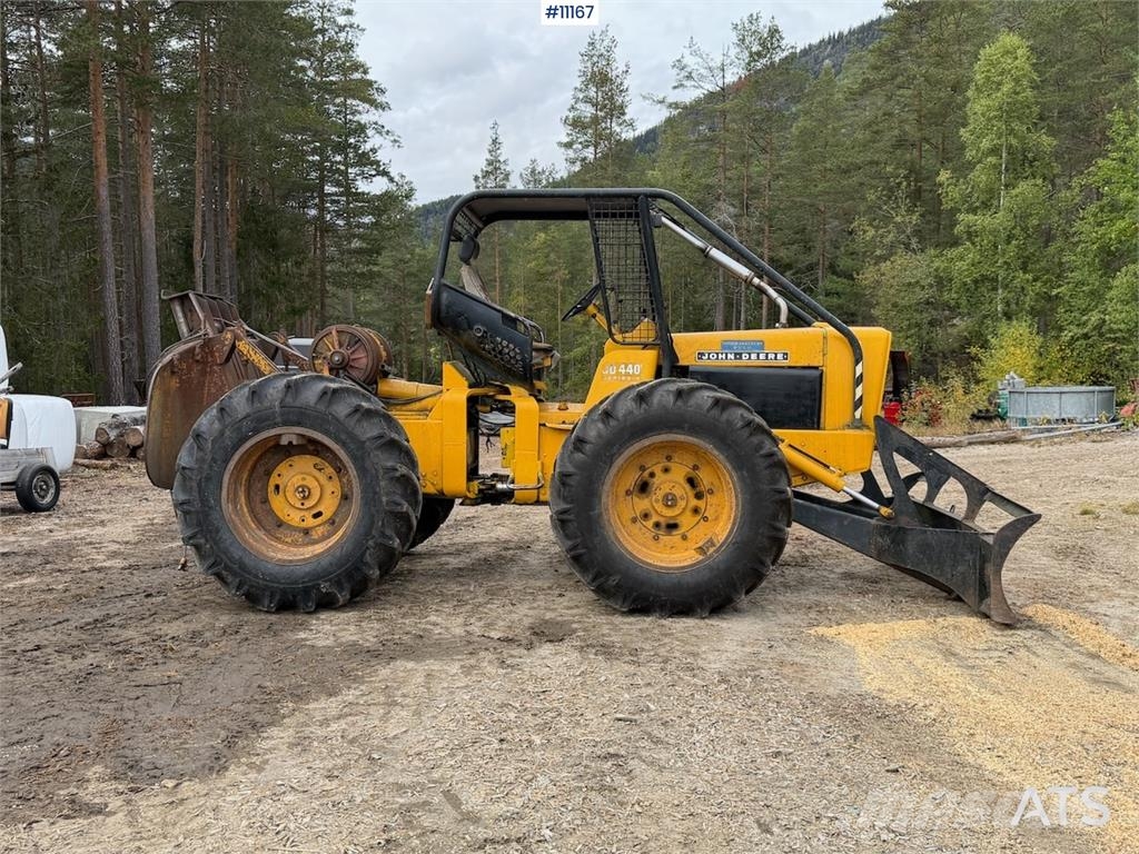 John Deere JD 440 Medienos transportavimo mašinų kranai
