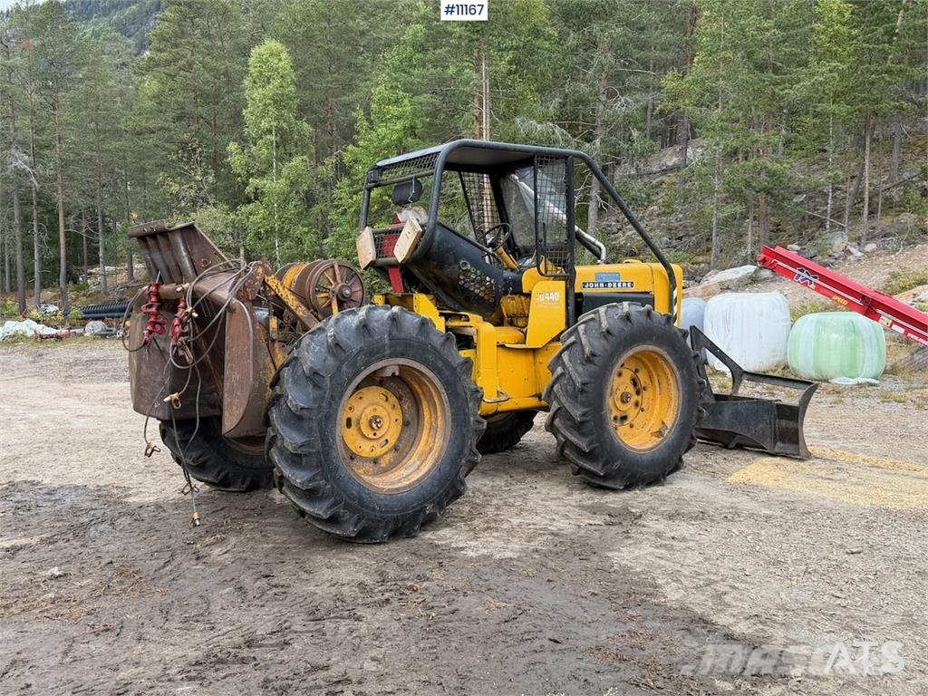 John Deere JD 440 Medienos transportavimo mašinų kranai