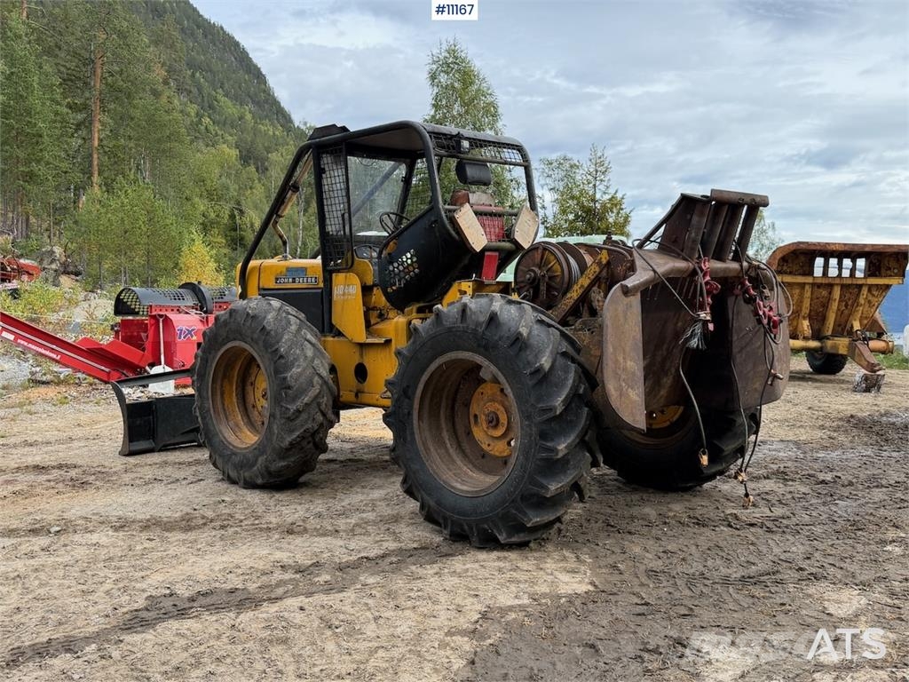 John Deere JD 440 Medienos transportavimo mašinų kranai