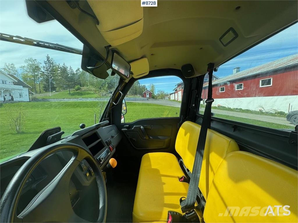John Deere XUV 865 M Tractores