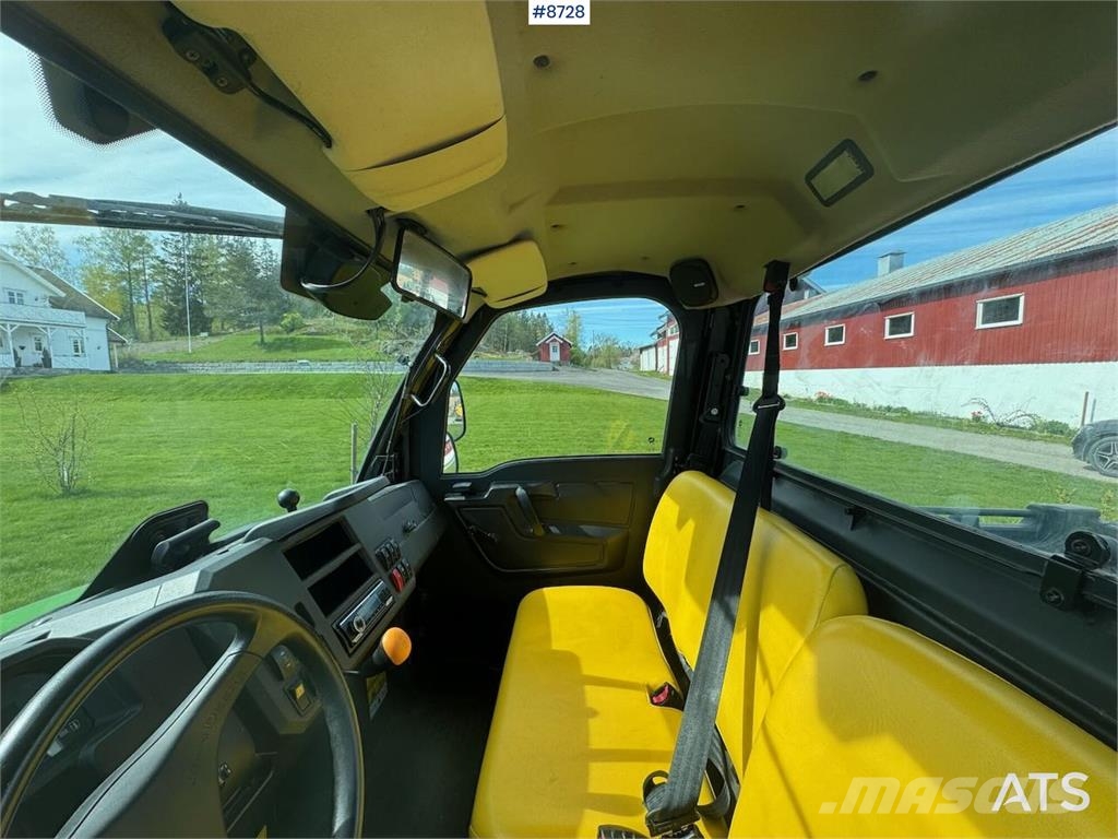 John Deere XUV 865 M Tractores