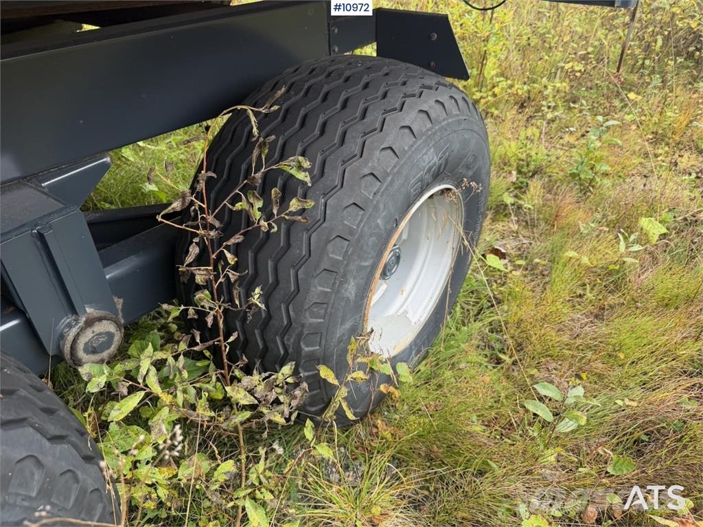 Junkkari J10 traktorhenger Przyczepy zbożowe