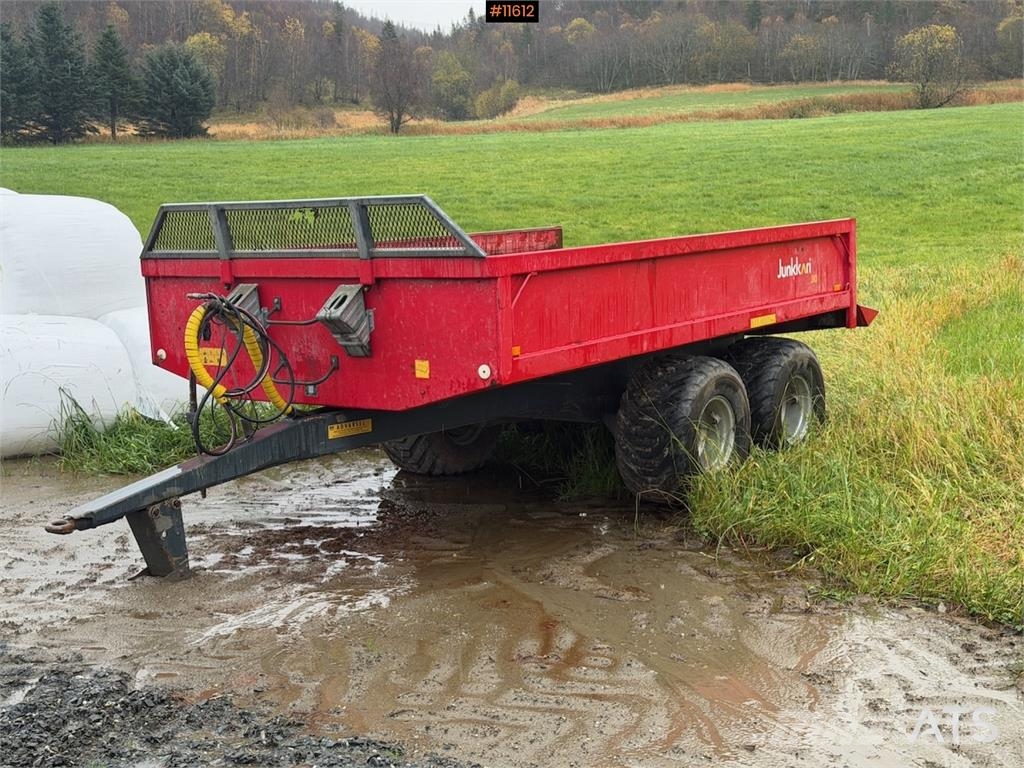 Junkkari J10D Tipp hengere