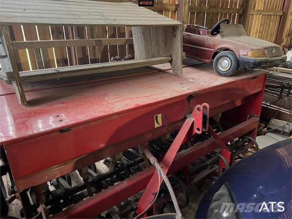 Junkkari S2,0K Mechanické secí stroje
