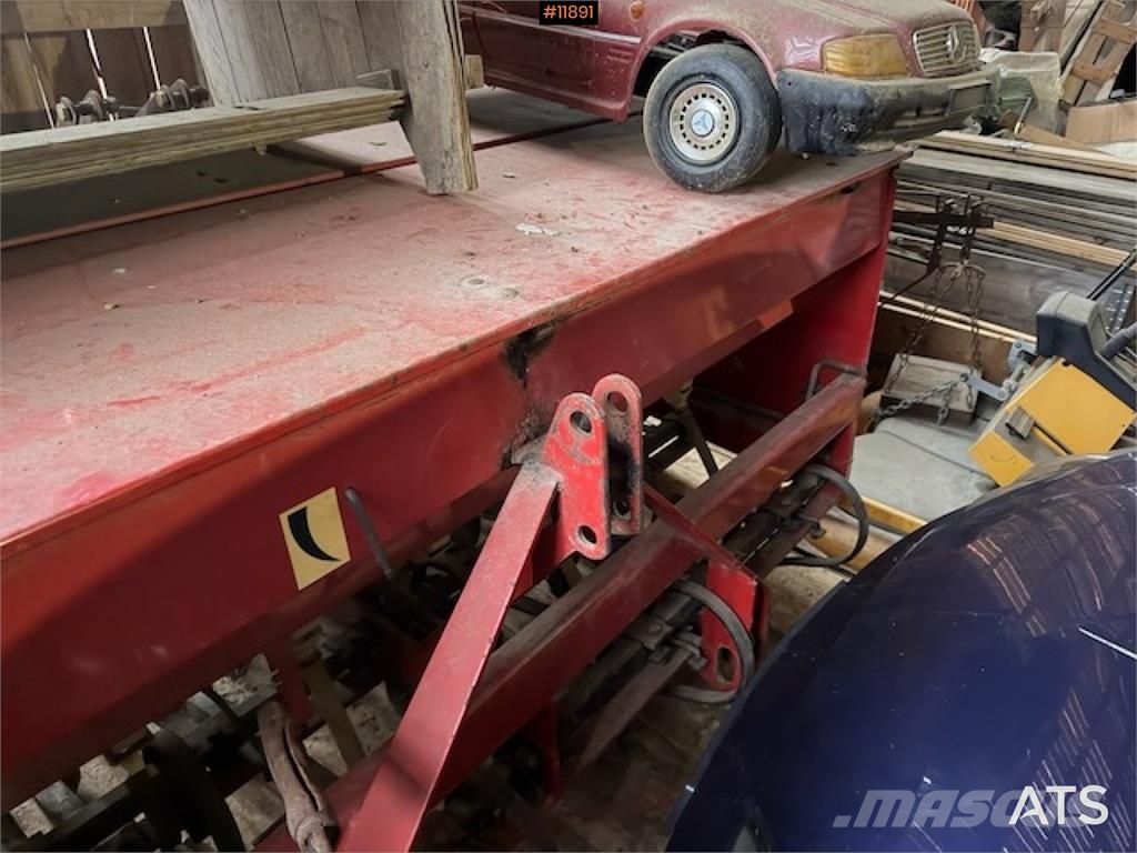 Junkkari S2,0K Mechanické secí stroje