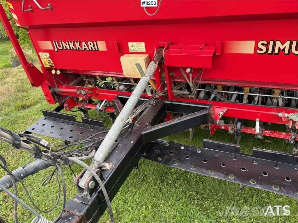 Junkkari Simulta 3000 ST Drillmaschinen