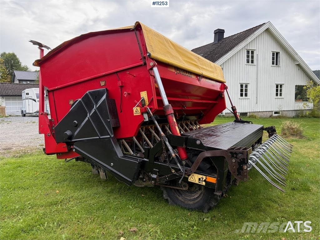 Junkkari Simulta 3000 ST Drillmaschinen